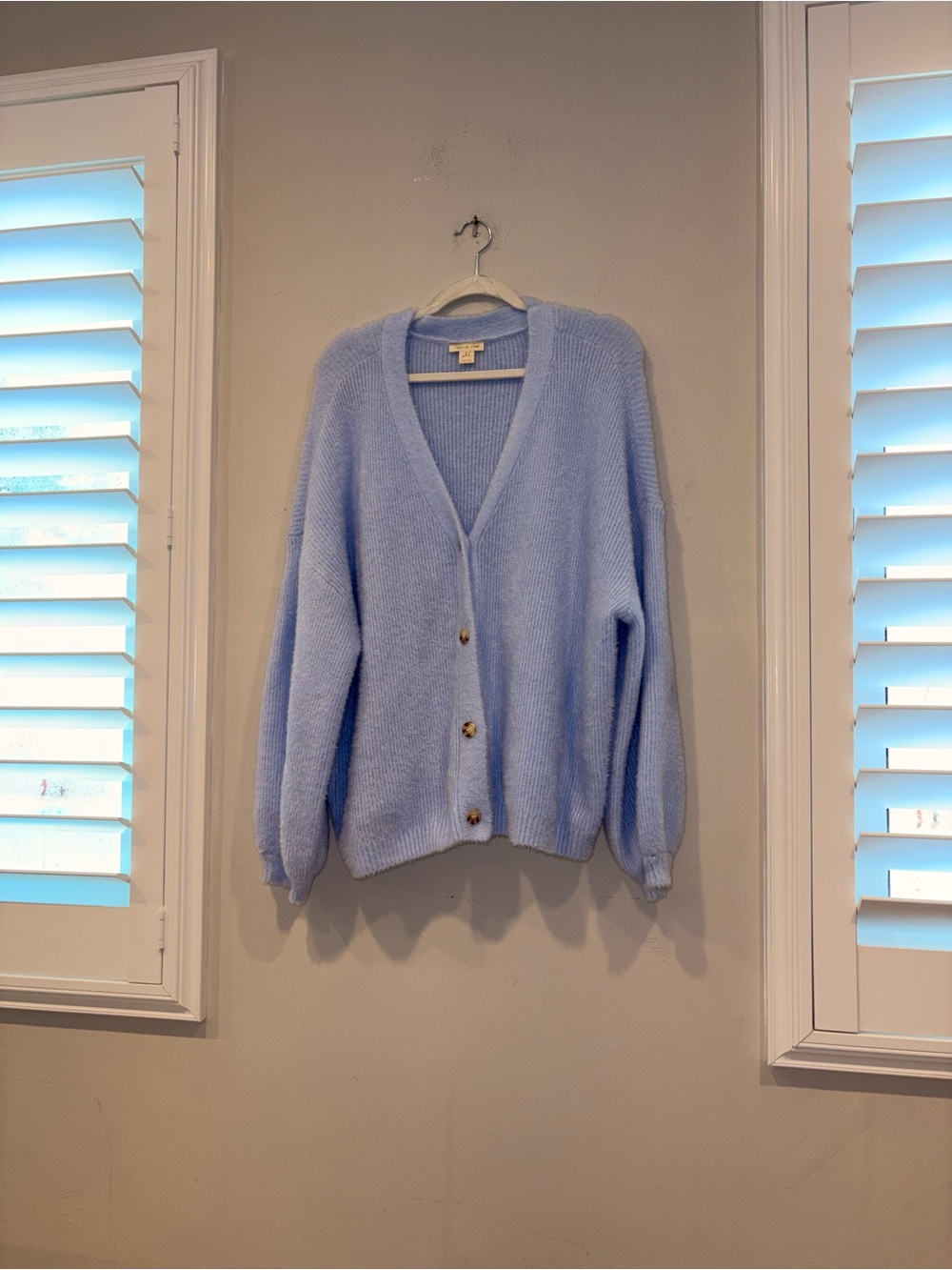 Sage and Oak lovely soft Pastel Blue V-Neck Button Front Cardigan Sweater